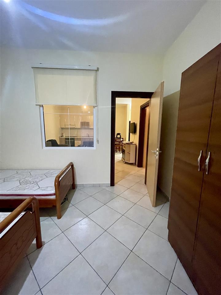 2+1 me Qera, JO AGJENSI, tek Haso/Transballkanike