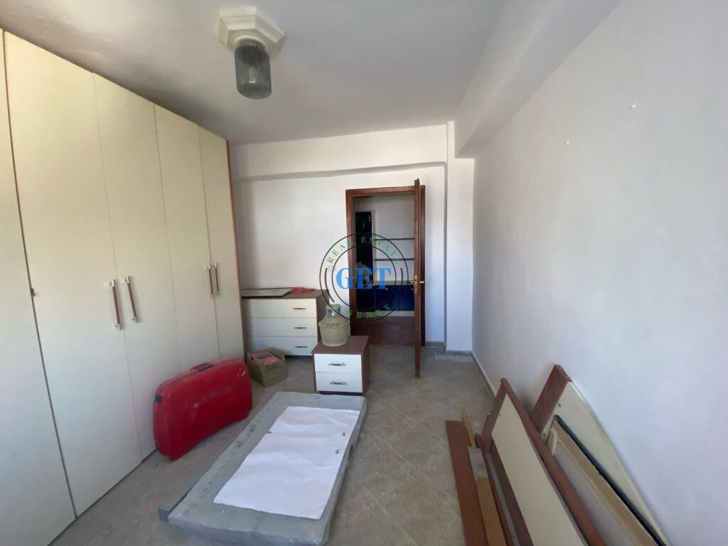 Shitet, Apartament 2+1,Prane Stadiumit, Durres!