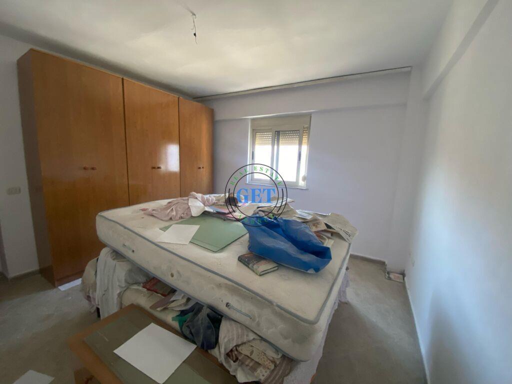 Shitet, Apartament 2+1,Prane Stadiumit, Durres!