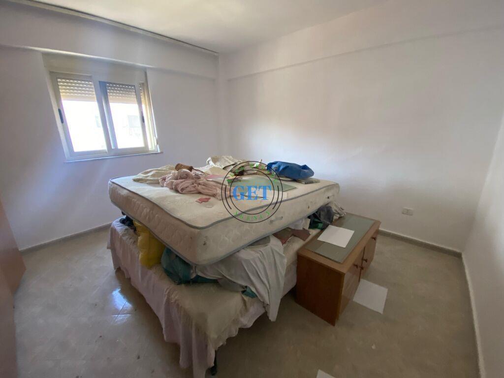 Shitet, Apartament 2+1,Prane Stadiumit, Durres!