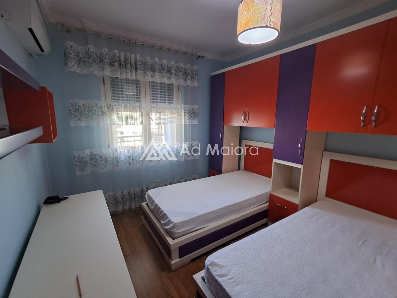 JEPET ME QIRA 2+1+2 NE QENDER DURRES