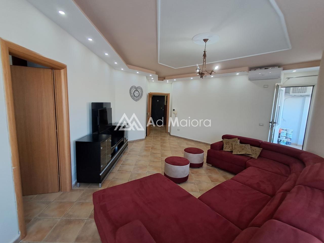 JEPET ME QIRA 2+1+2 NE QENDER DURRES