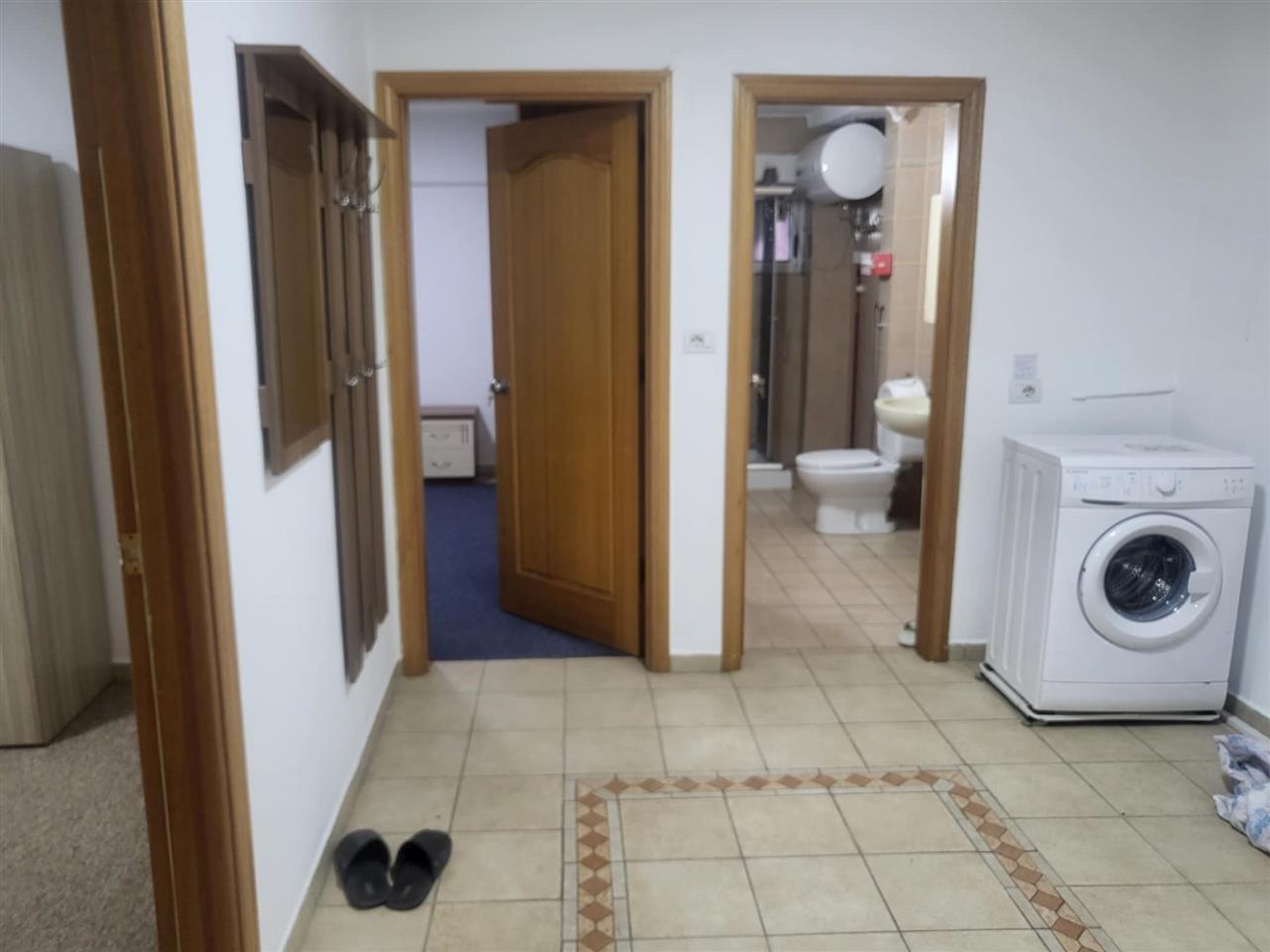 Ne Qender, tek 9 katshet.