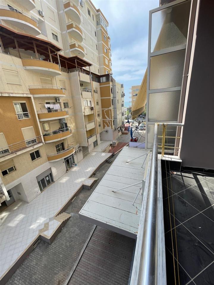 Shes Apartment 1+1 ke rrota kuqe plazh Durres 80.000 €