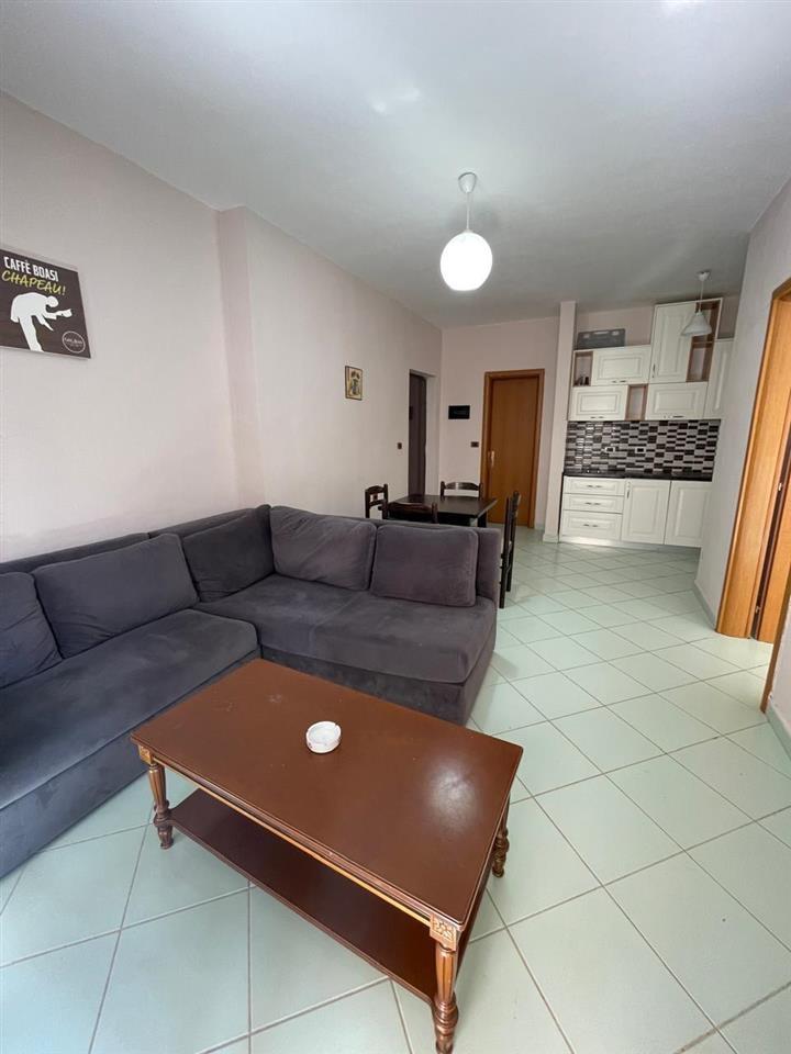 Shes Apartment 1+1 ke rrota kuqe plazh Durres 80.000 €