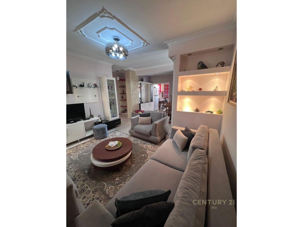 APARTAMENT 2+1 PER QIRA PRANE HILLTON!