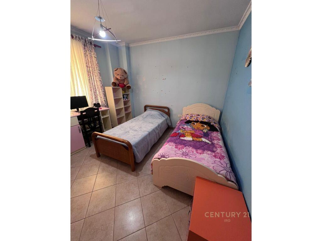 APARTAMENT 2+1 PER QIRA PRANE HILLTON!