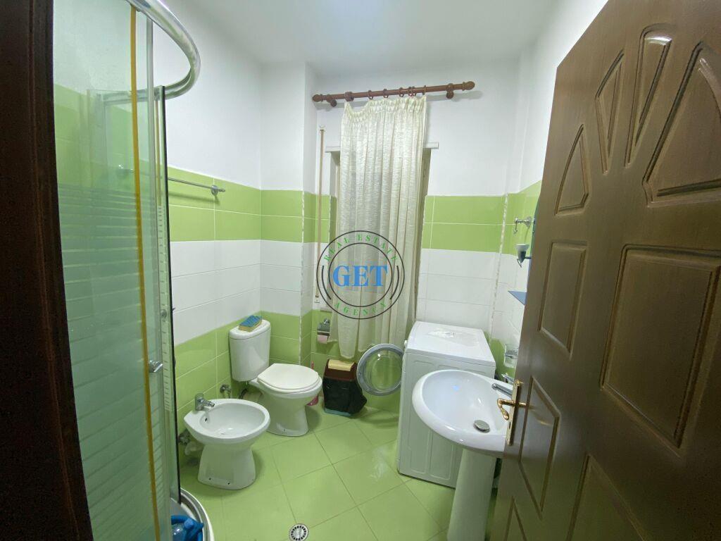 Jepet me Qira, Apartament 1+1+2 Ballkone, Rrota Kuqe,Plazh,