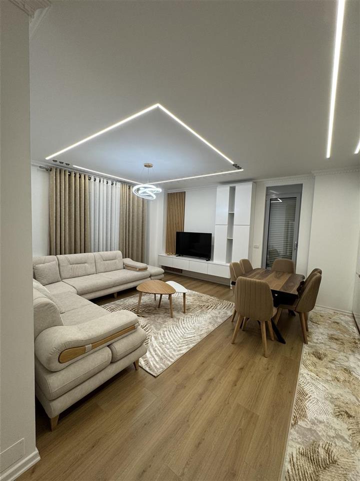 Jepet apartament me qera ne qytetin e Korçës (2+1+Ballkon)