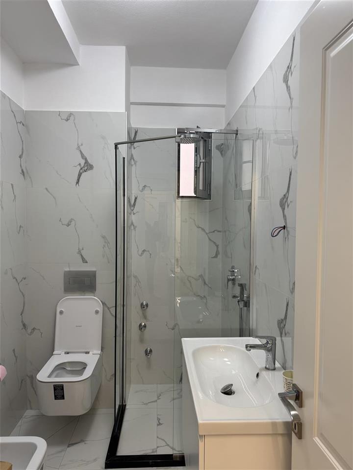 Jepet apartament me qera ne qytetin e Korçës (2+1+Ballkon)