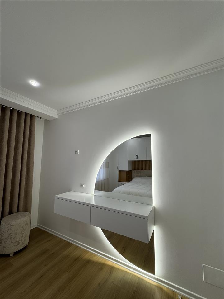 Jepet apartament me qera ne qytetin e Korçës (2+1+Ballkon)