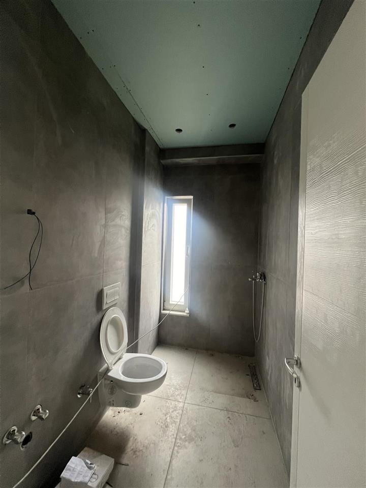 0683753334 Shitet 2+1 afer tregut industrial/Durres