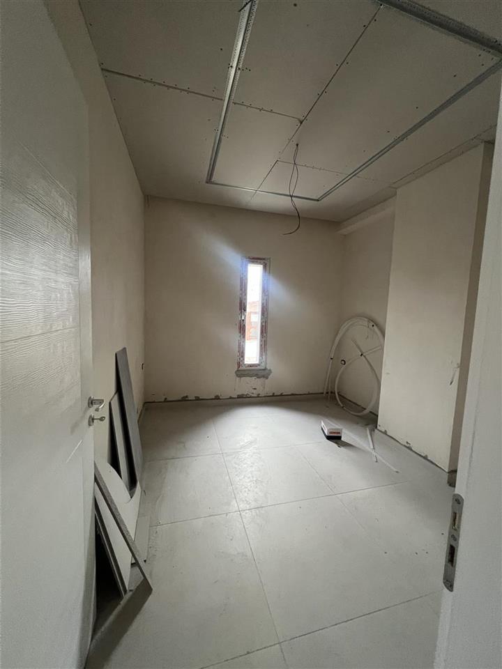 0683753334 Shitet 2+1 afer tregut industrial/Durres