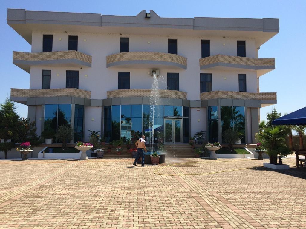 Shitet vila ne fllak