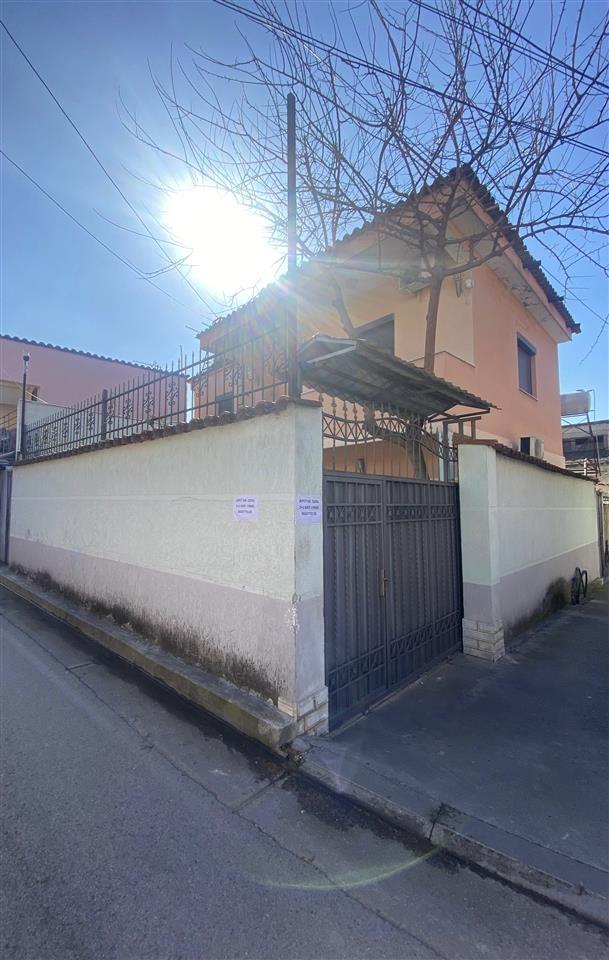 Jepet me qera 2+1 350 lek