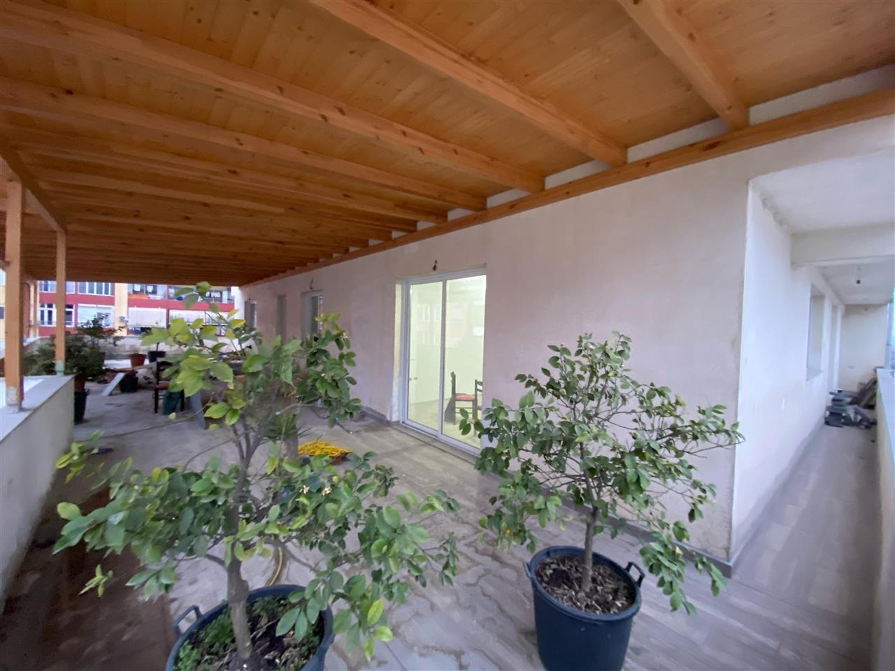 Apartament 5+2 me Verande