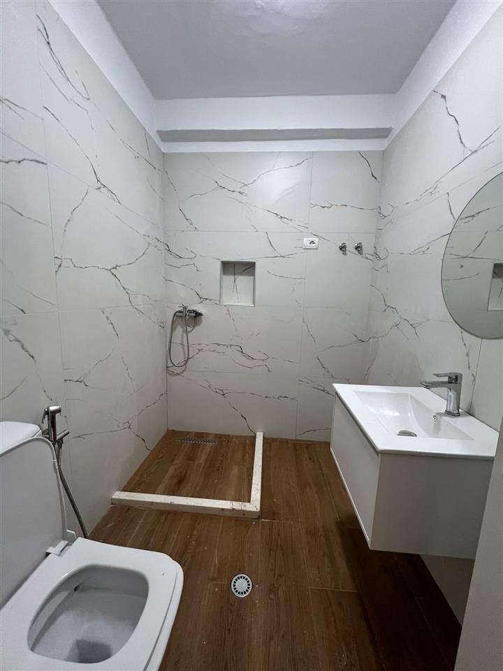 Shitet, Apartament 1+1,Shembi Kavajes, Durres.