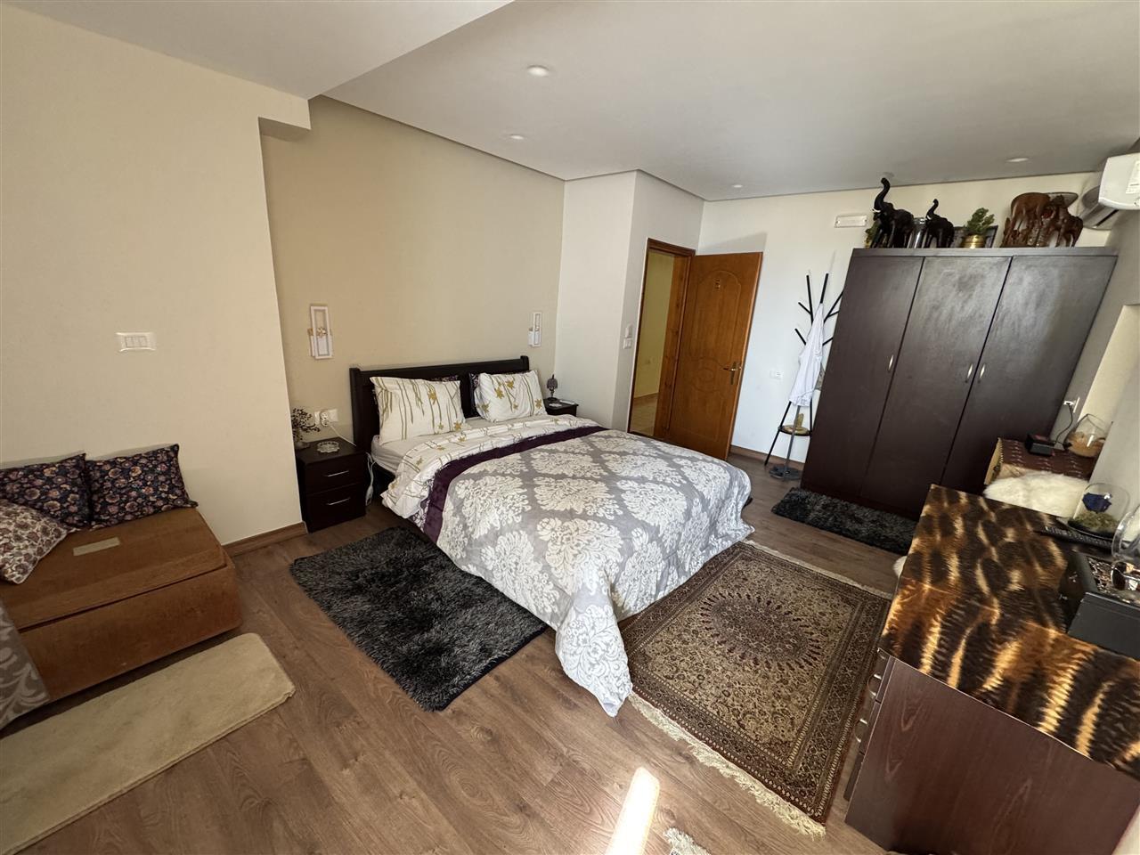 Jepen 6 dhoma me qera ne Sarande