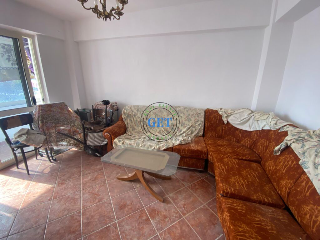 Shitet, Apartament 2+1,Prane Stadiumit, Durres!
