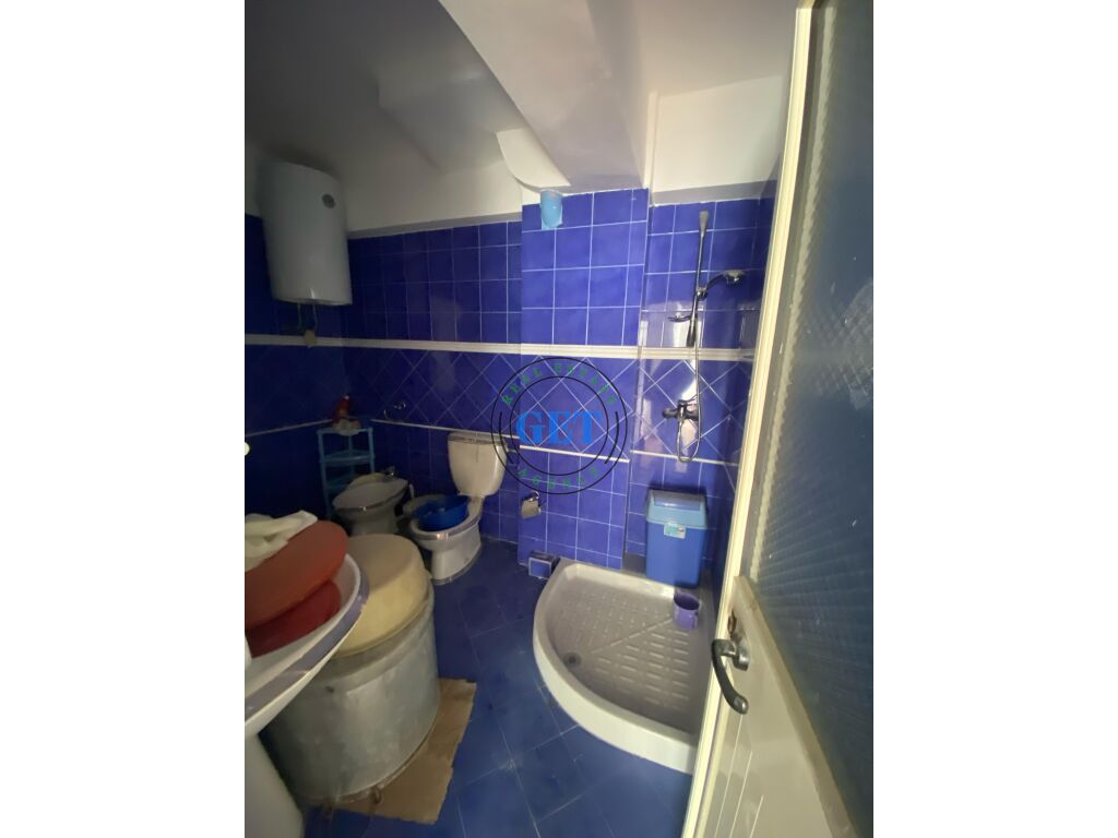 Shitet, Apartament 2+1,Prane Stadiumit, Durres!