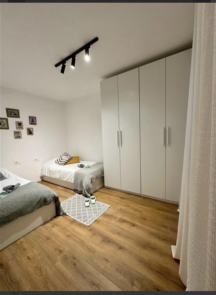 Te Liqeni Apartament 1+1 me Qera
