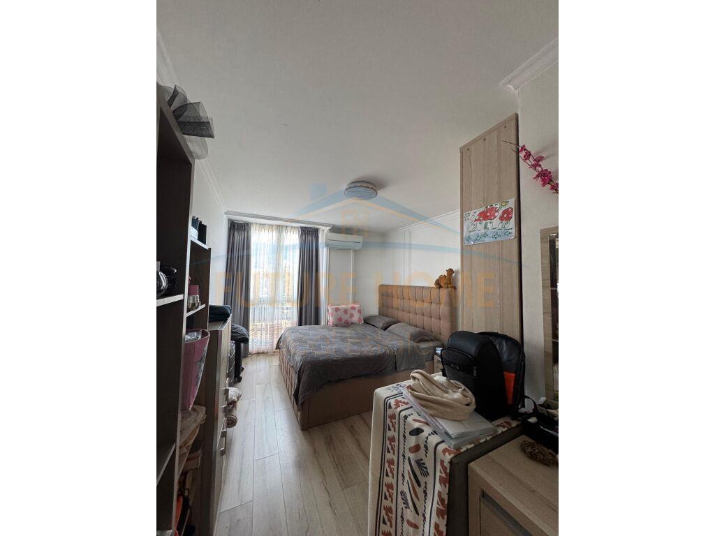 Shitet, Apartament 2+1+2, Rruga Bardhyl, Tiranë