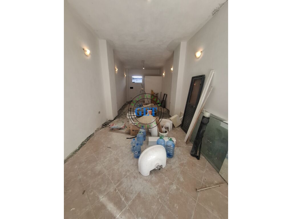 Shitet, Ambient Biznesi, Spitali Amerikan, Durres.