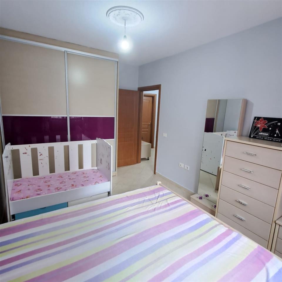 Apartament 2+1 me Qira – Rruga 5 Maj