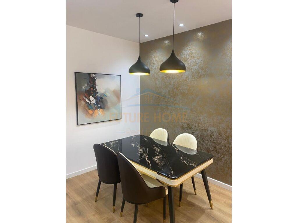 shitet 2+1 mbikalimi kristalit