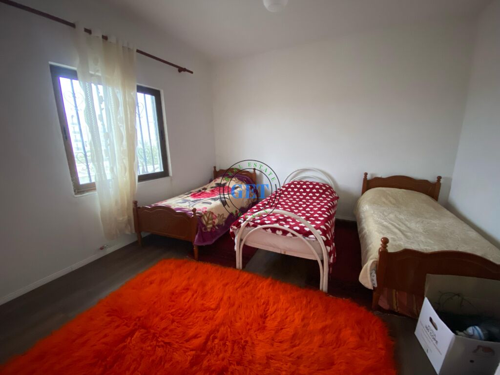 Jepet me qira kati i dytë i një shtëpie private