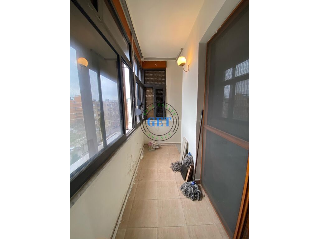 Shitet, Apartament 2+1,Prane Stadiumit, Durres!