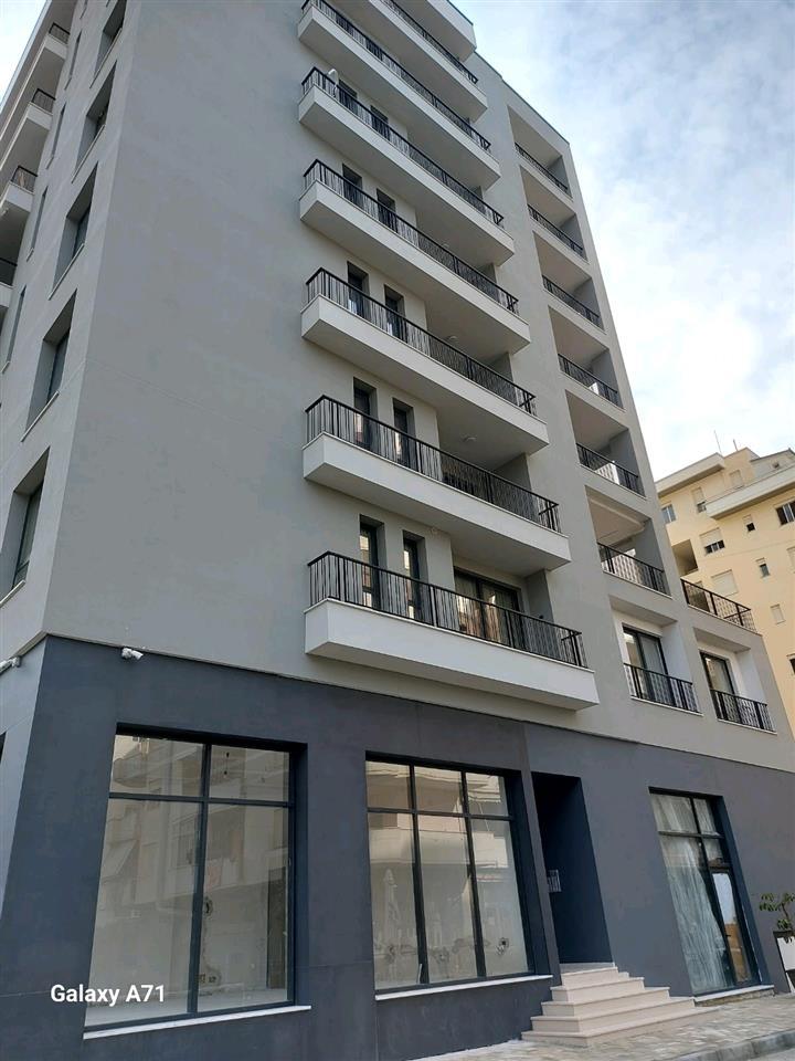 Shitet Apartament i ri i sapo ndertuar
