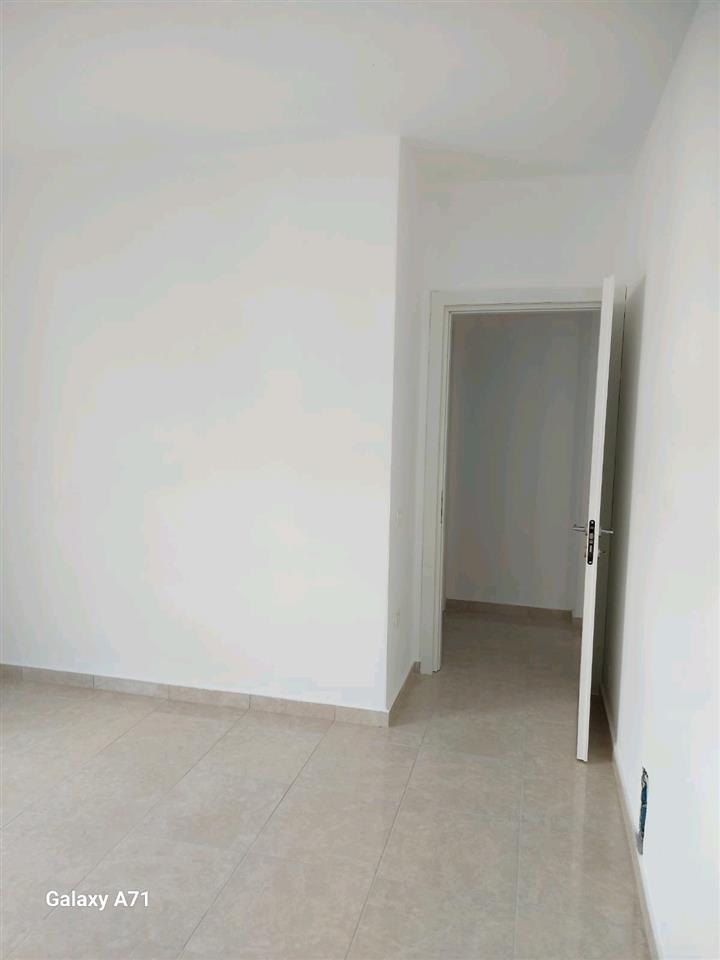 Shitet Apartament i ri i sapo ndertuar
