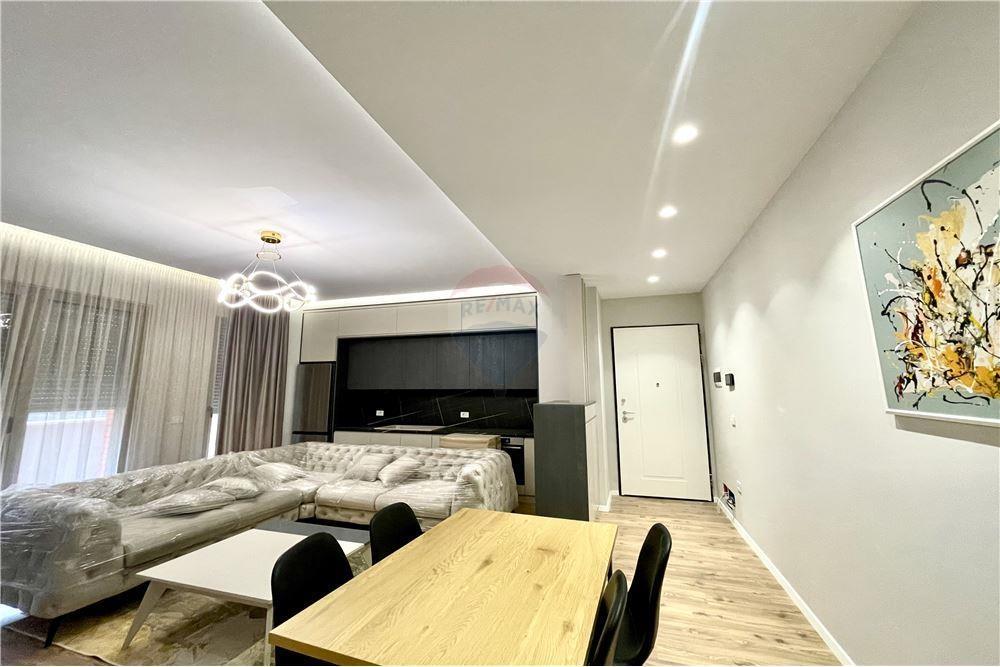JEPET APARTAMENT 1+1 ME QIRA TEK DELIJOORGJI ! 800 €