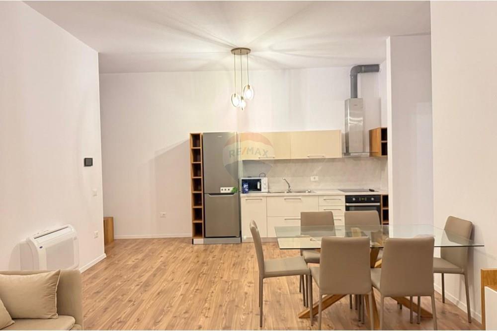 APARTAMENT 1+1 ME QIRA TEK KOMPLEKSI DELIJORGJI 800 €