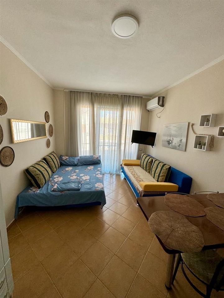 Golem,Shitet /Qira garsoniere ne zone kompleksi,afer Miami.