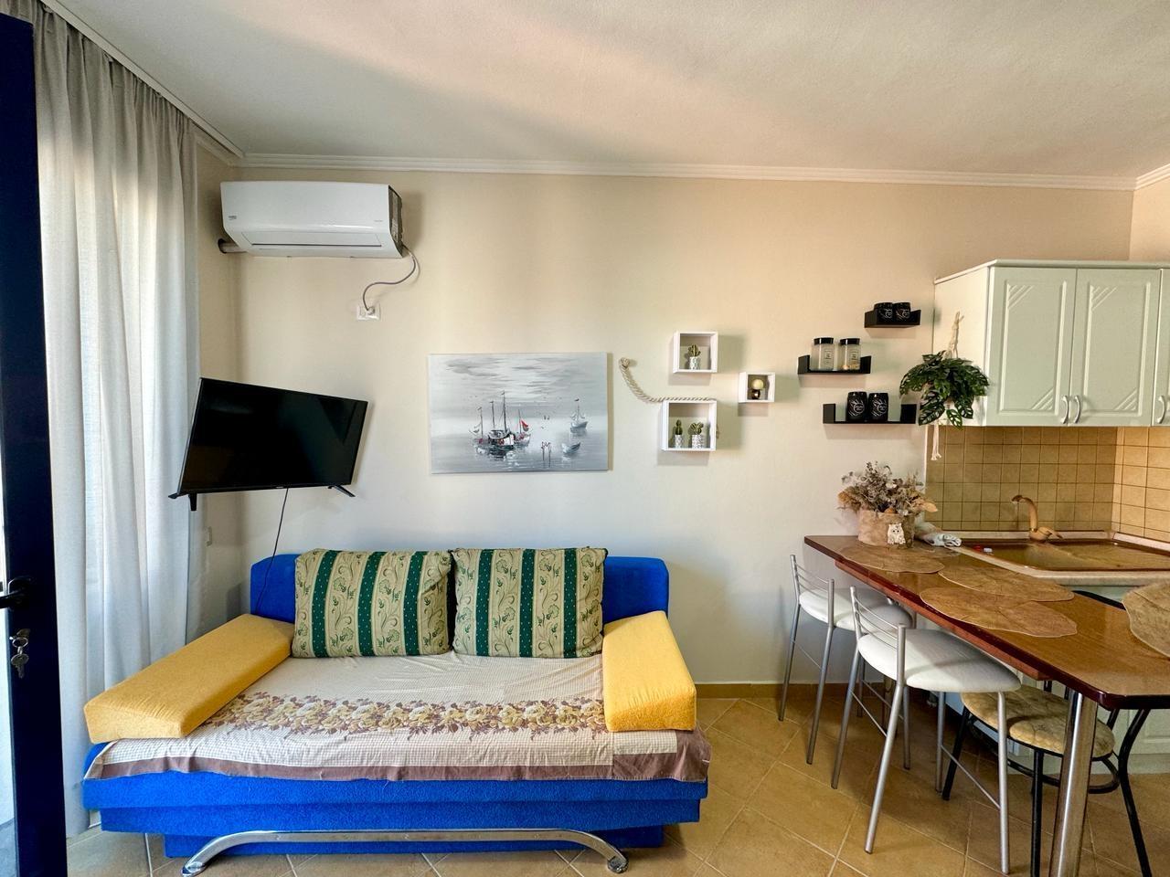 Golem,Shitet /Qira garsoniere ne zone kompleksi,afer Miami.