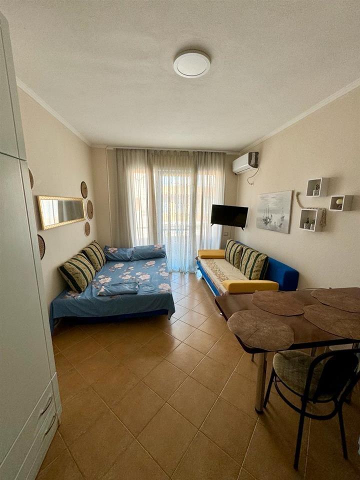 Golem,Shitet /Qira garsoniere ne zone kompleksi,afer Miami.