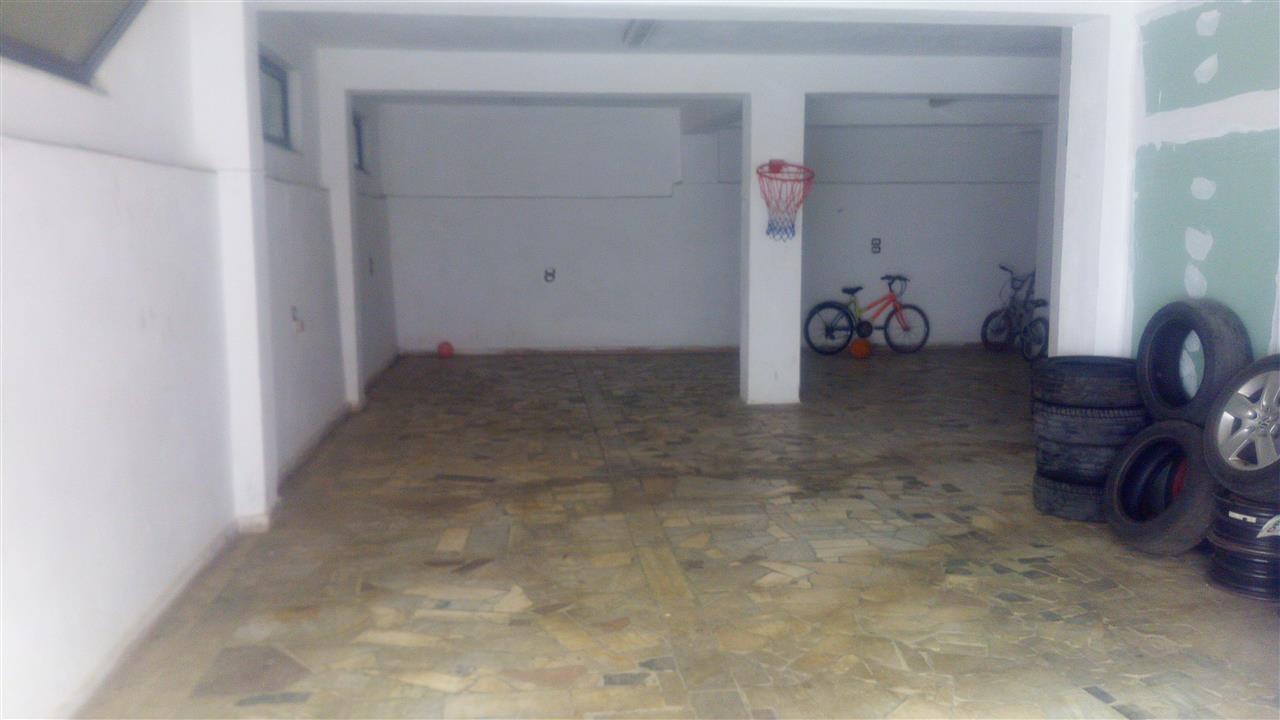 Jap me qera Vile 4 katëshe+papafingo+garazh, 3200 Euro/muaj