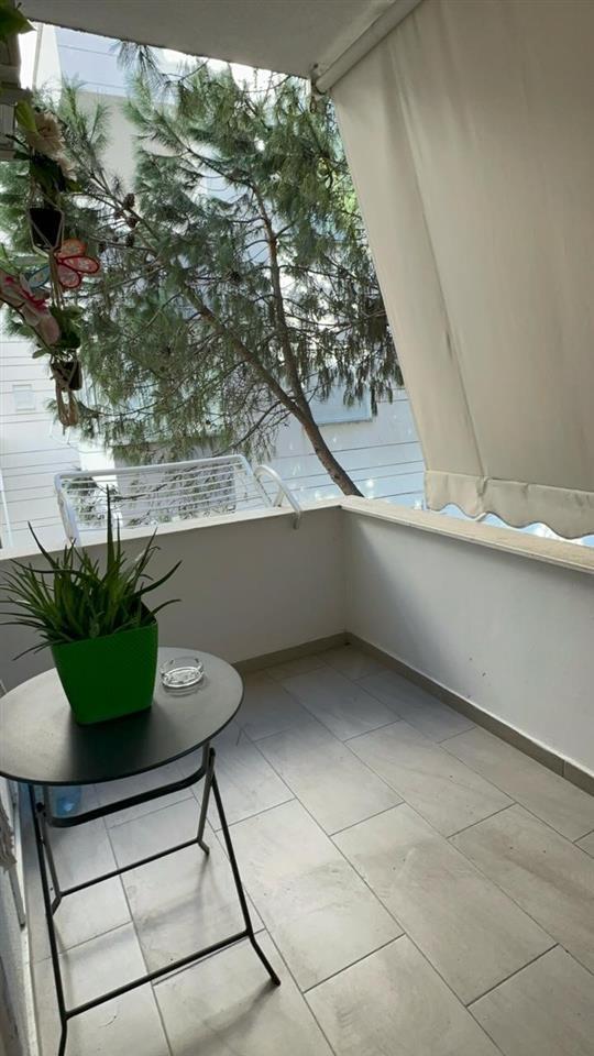 Jepet me qera ditore Apt 2+1 I mobiluar Qerret