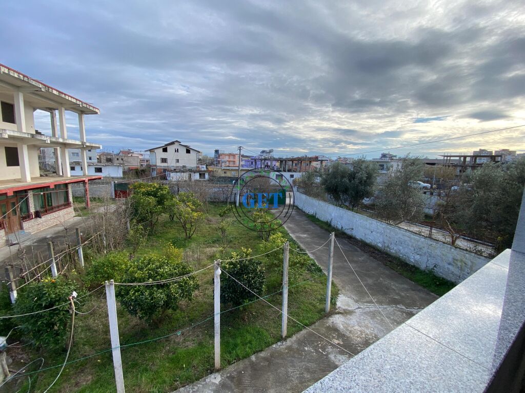 Shitet, Shtëpi Private 2-Katëshe, Shkozet