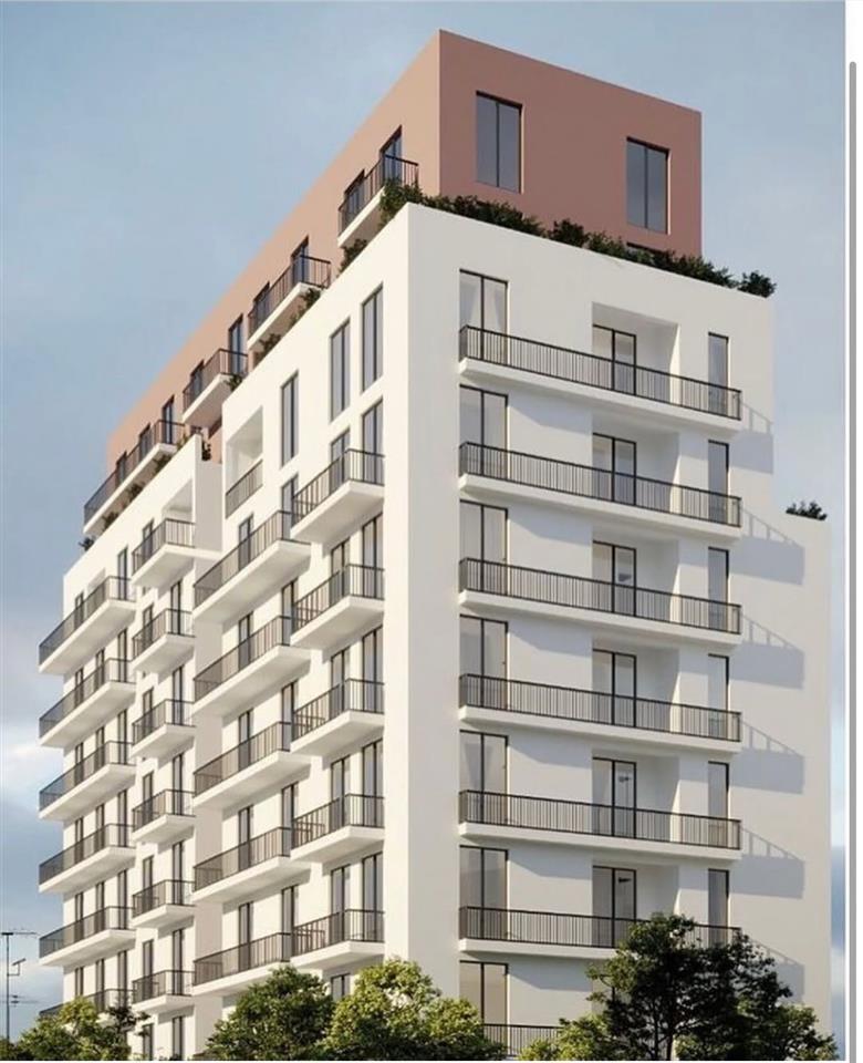 Shitet super apartament