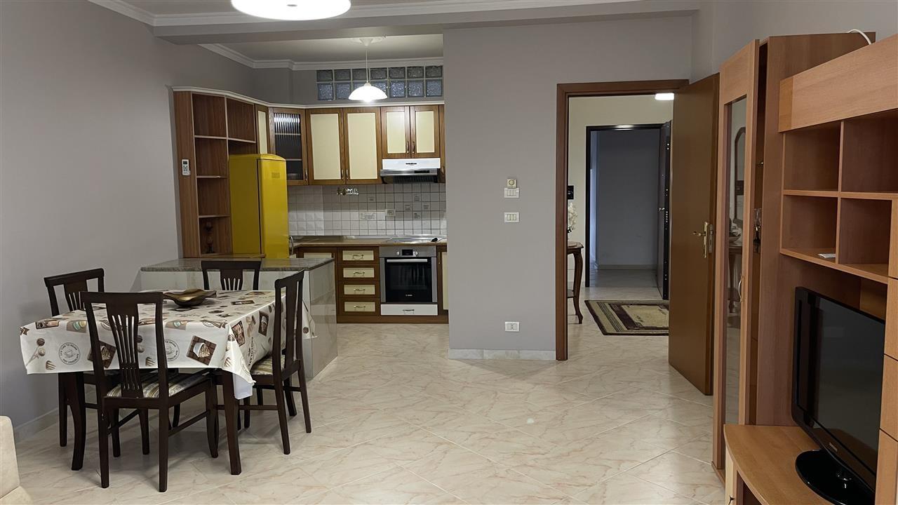 Apartamenti me qera e mobiluar 1+1 82merta prane Hotel Arvit