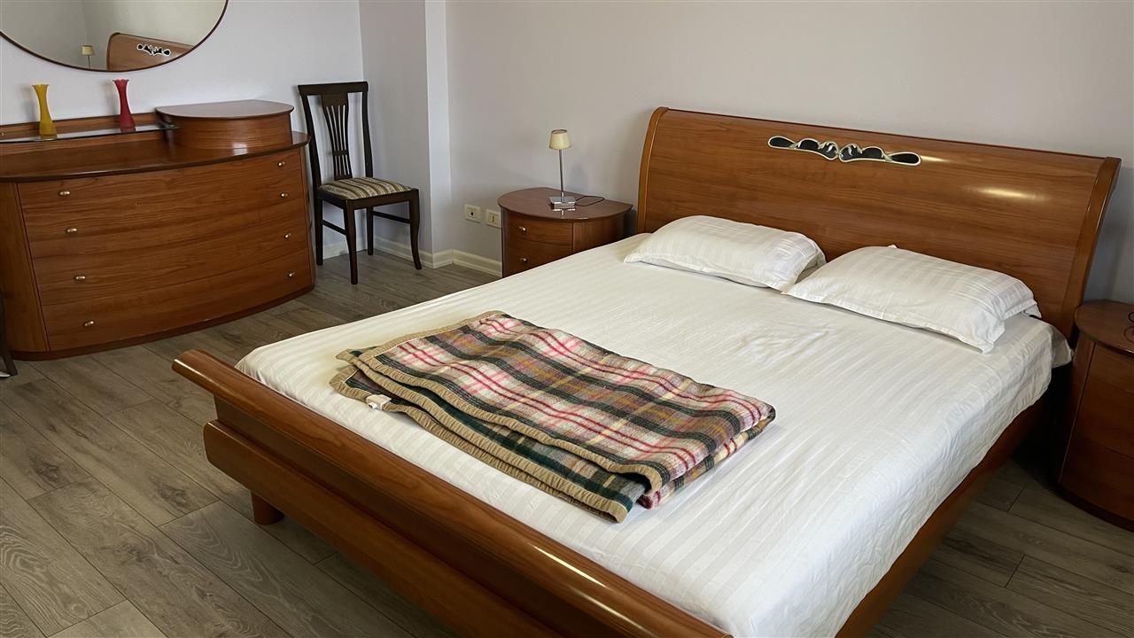 Apartamenti me qera e mobiluar 1+1 82merta prane Hotel Arvit