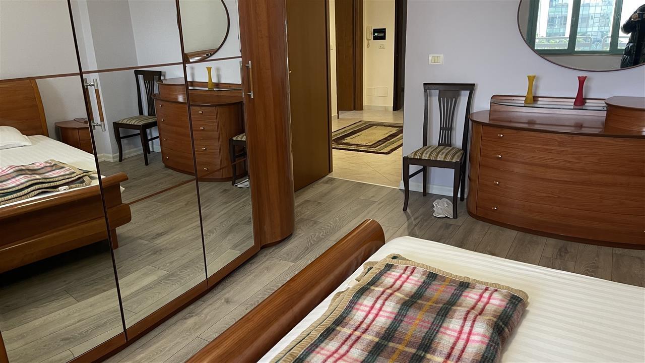 Apartamenti me qera e mobiluar 1+1 82merta prane Hotel Arvit