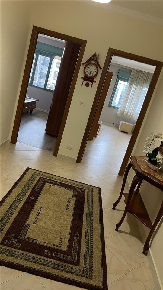 Apartamenti me qera e mobiluar 1+1 82merta prane Hotel Arvit