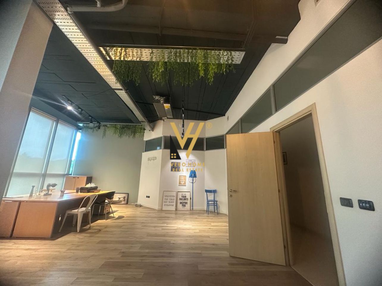 ZYRE 52 M2 ME QERA TE MYSLYM SHYRI 1.500 EURO