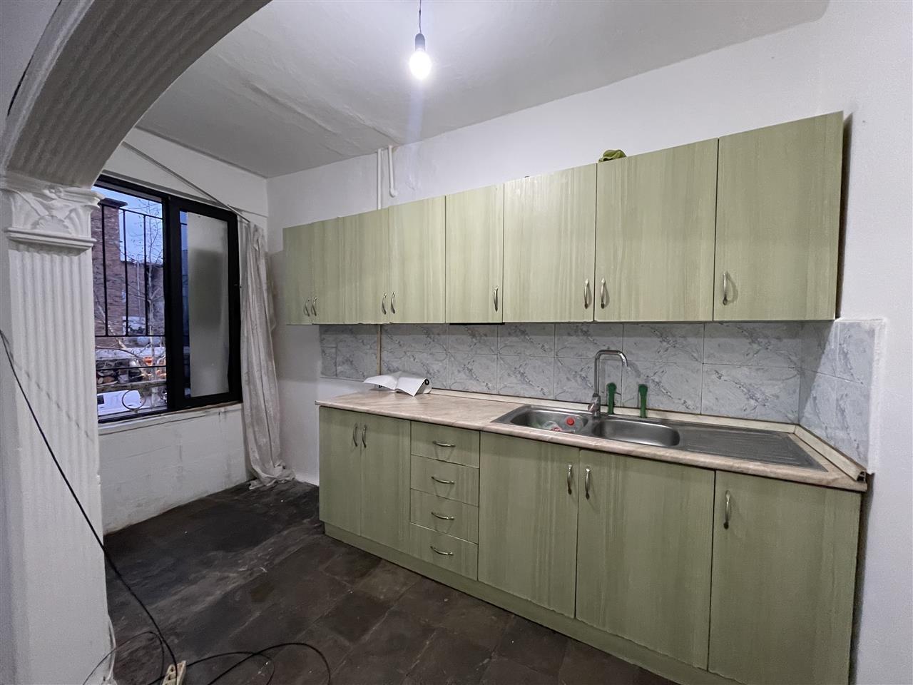 SHITET APARTAMENT 1+1 SHKOLLA QEMAL MICI,DURRES