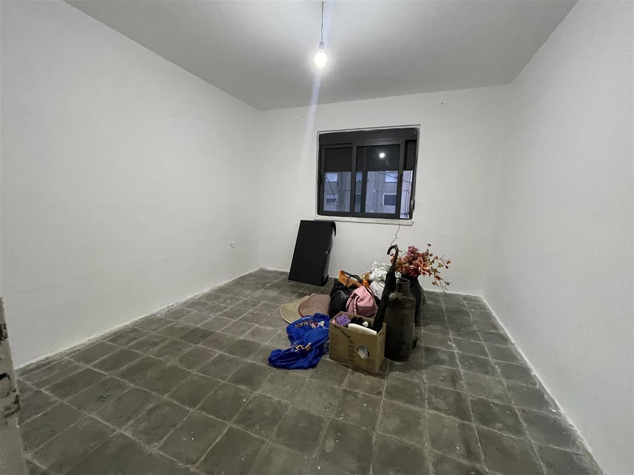 SHITET APARTAMENT 1+1 SHKOLLA QEMAL MICI,DURRES