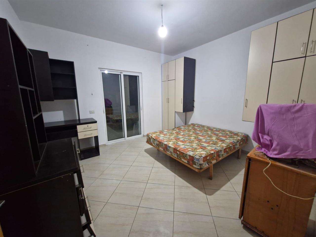 Jepet me qira apartament 2+1 tek Unaza, afer Tregut te madh